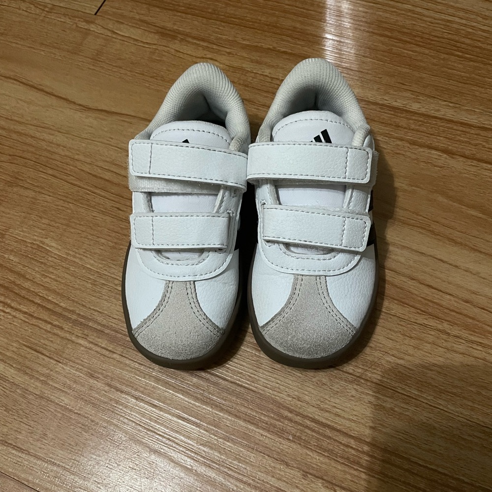 Adidas Kids White and black Sneakers